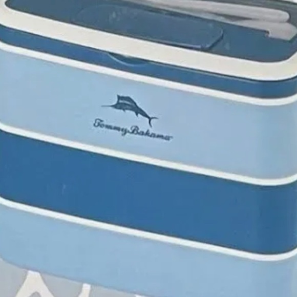 Tommy Bahama Navy and Light Blue Portable Lunch 3 Compartment Bento Box - Picture 8 of 8